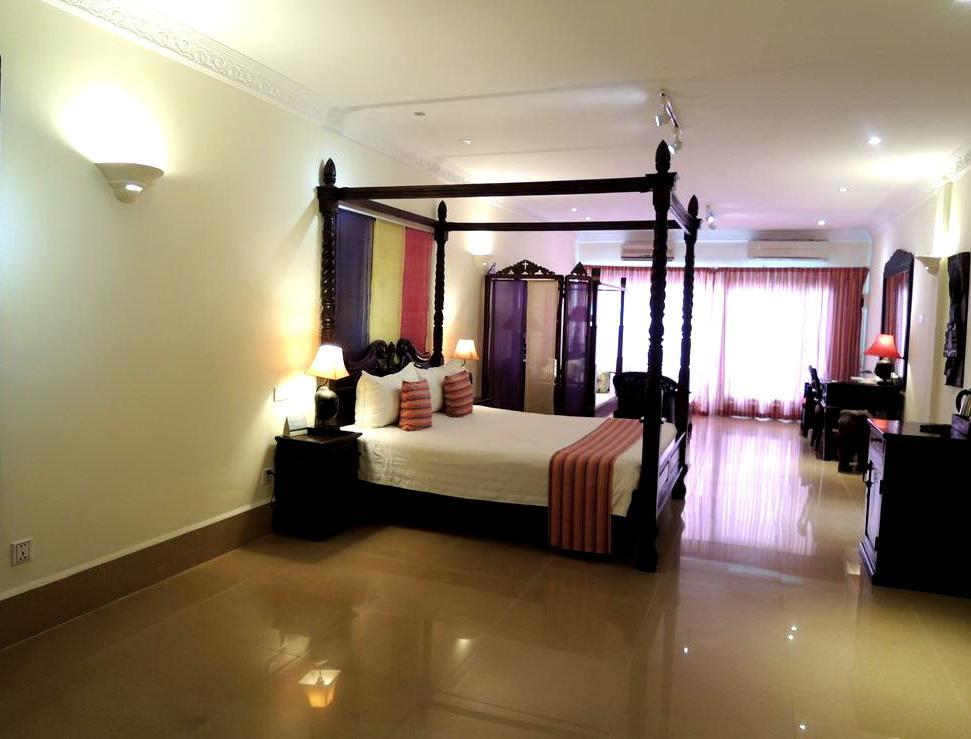 Bougainvillier Hotel Пномпень Екстер'єр фото
